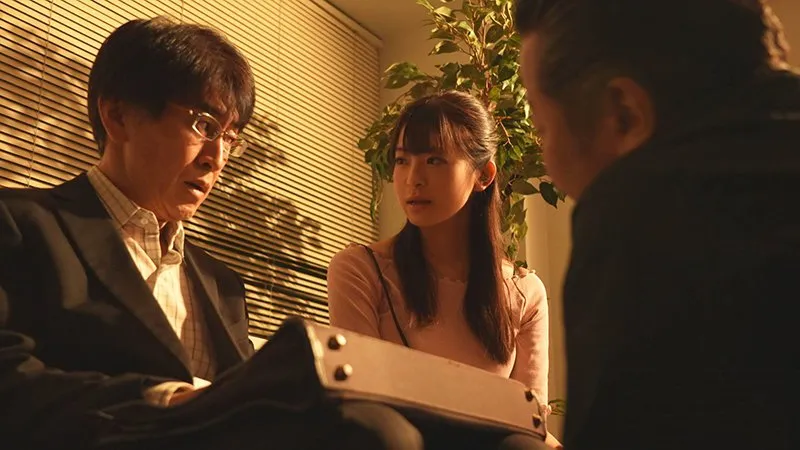 Chồng vay nợ băng đảng, cô vợ phải bán thân để trả nợ